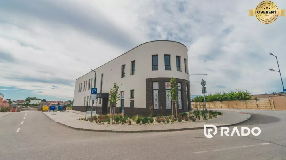 Obchodné priestory na prenájom 64m2, Vladimíra Predmerského, Trenčín, 176749_1