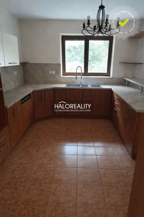 Rodinný dom na predaj 250m2, Sačurov, 176867_6