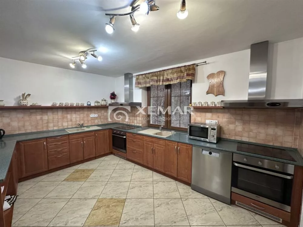 Iný objekt na bývanie na predaj 375m2, Liptovské Revúce, 176952_2