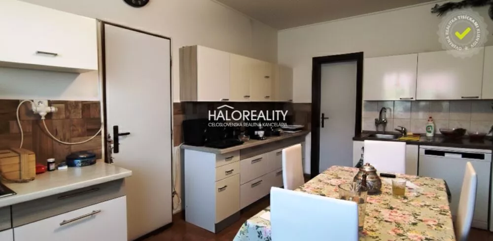 Rodinný dom na predaj 244m2, Beša, 177667_1