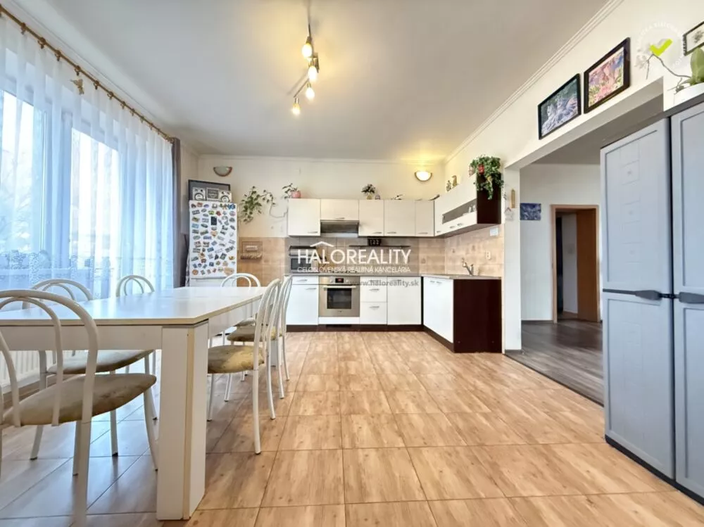 Rodinný dom na predaj 1792m2, Partizánske, 177712_0