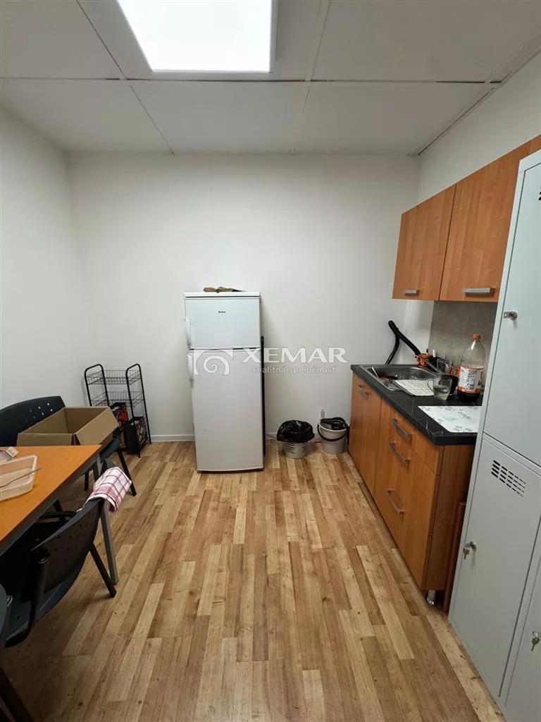 Výrobný objekt na prenájom 656m2, Zvolenská cesta, Banská Bystrica, 177764_5