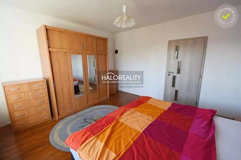 Rodinný dom na predaj 330m2, Nová Baňa, 177781_9