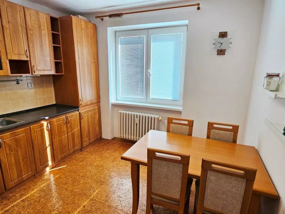 2 izbový byt na prenájom 64m2, J. Kráľa, Senica, 177872_1