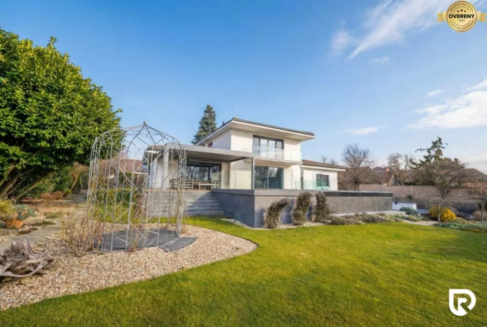 Rodinný dom na predaj 420m2, Križovany nad Dudváhom, 178028_1