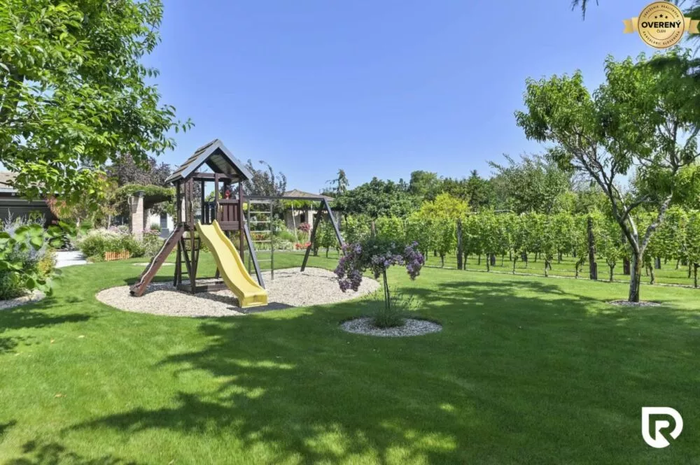 Rodinný dom na predaj 420m2, Križovany nad Dudváhom, 178028_3