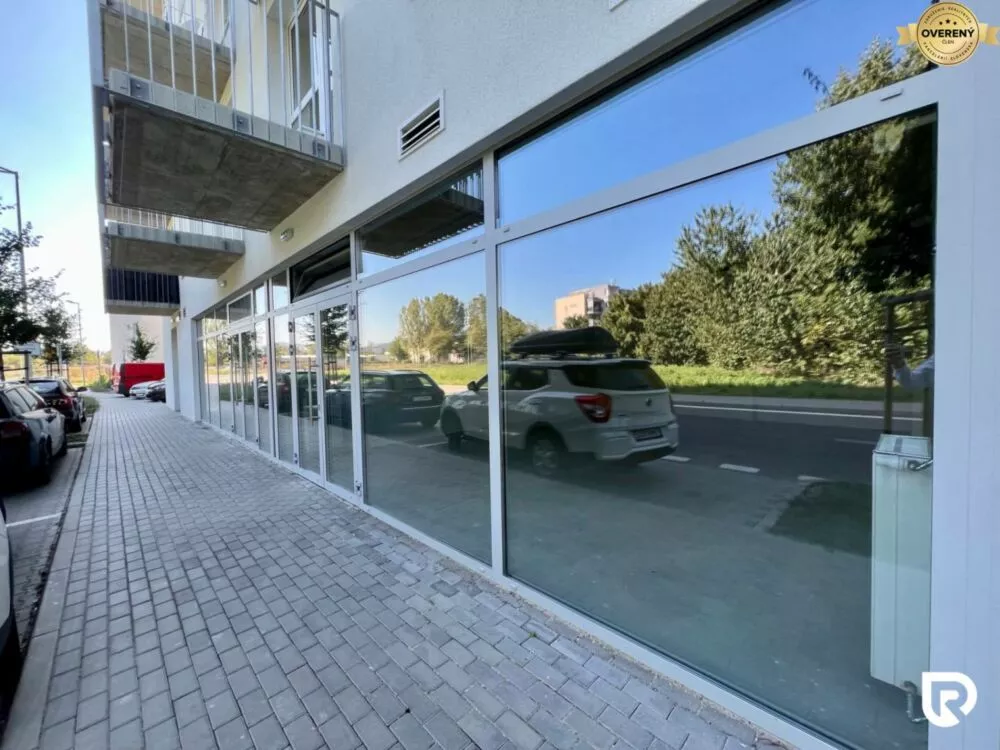 Obchodné priestory na prenájom 57m2, Odevná, Trenčín, 178150_1