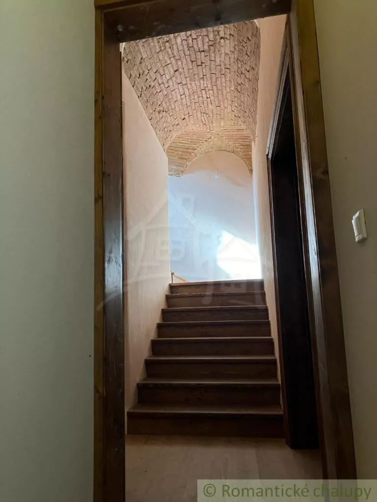 Historický objekt na predaj 987m2, Trávnica, 136760_6