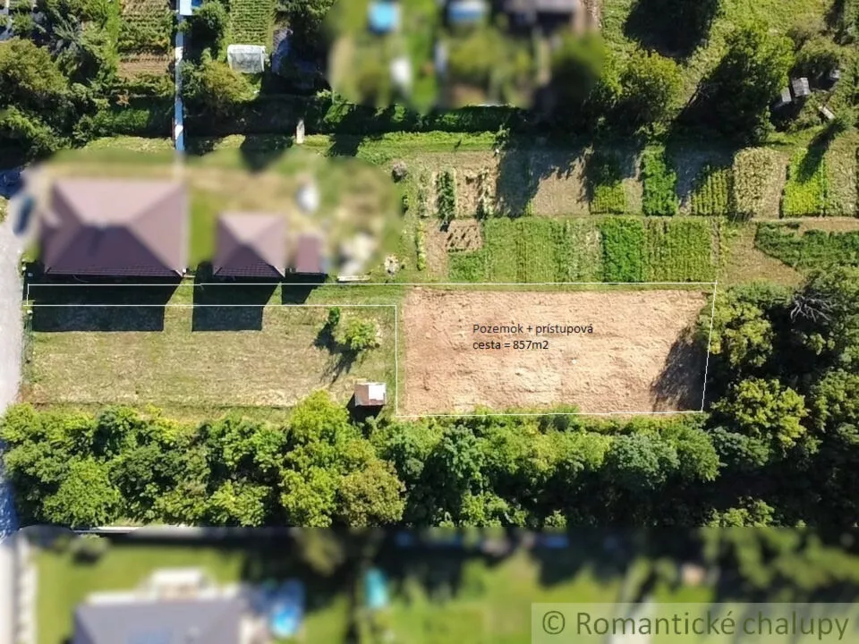 Pozemok pre rod. domy na predaj 857m2, Hosťová, 156082_2