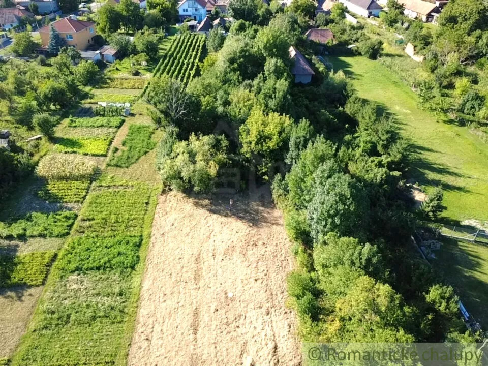 Pozemok pre rod. domy na predaj 857m2, Hosťová, 156082_4