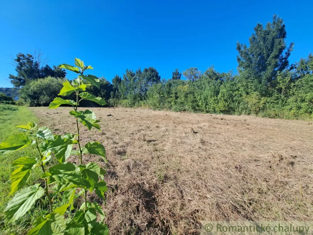 Pozemok pre rod. domy na predaj 857m2, Hosťová, 156082_10