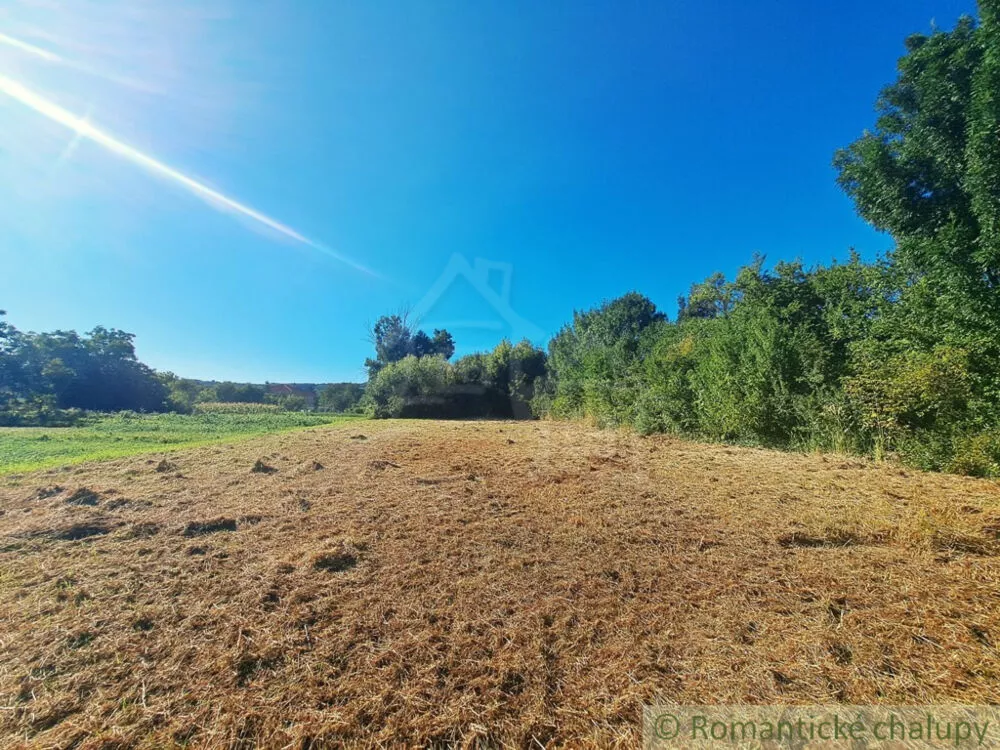 Pozemok pre rod. domy na predaj 857m2, Hosťová, 156082_11