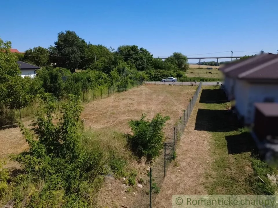 Pozemok pre rod. domy na predaj 857m2, Hosťová, 156082_15