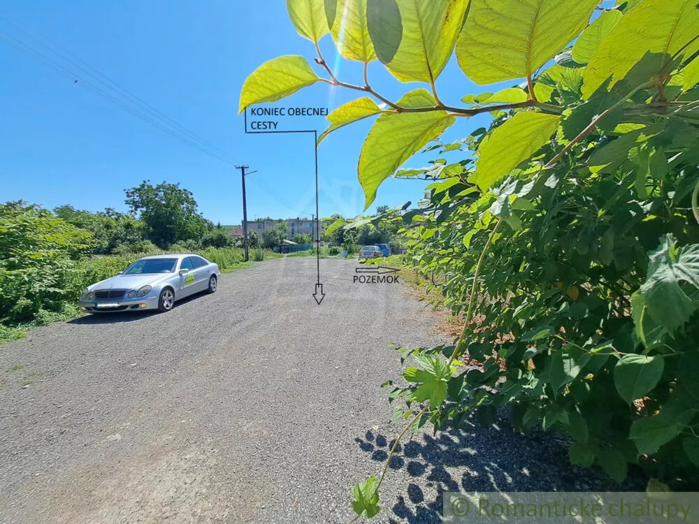 Pozemok pre rod. domy na predaj 857m2, Hosťová, 156082_18