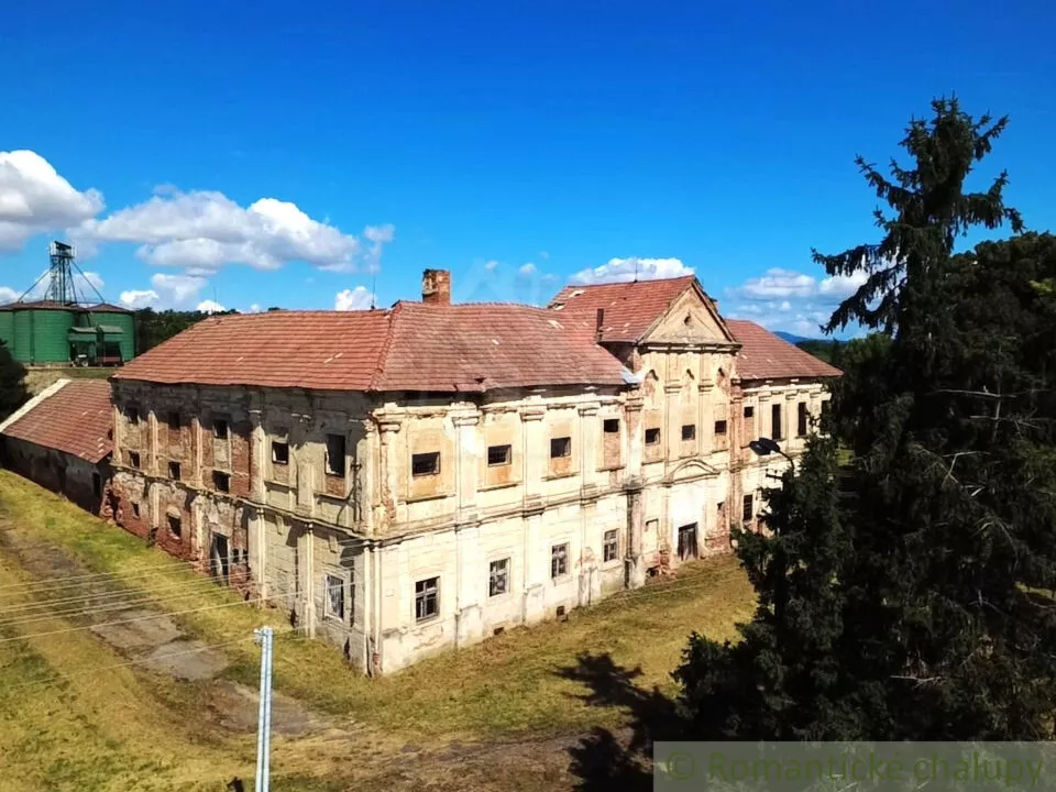 Historický objekt na predaj 955m2, Hruboňovo, 156538_0