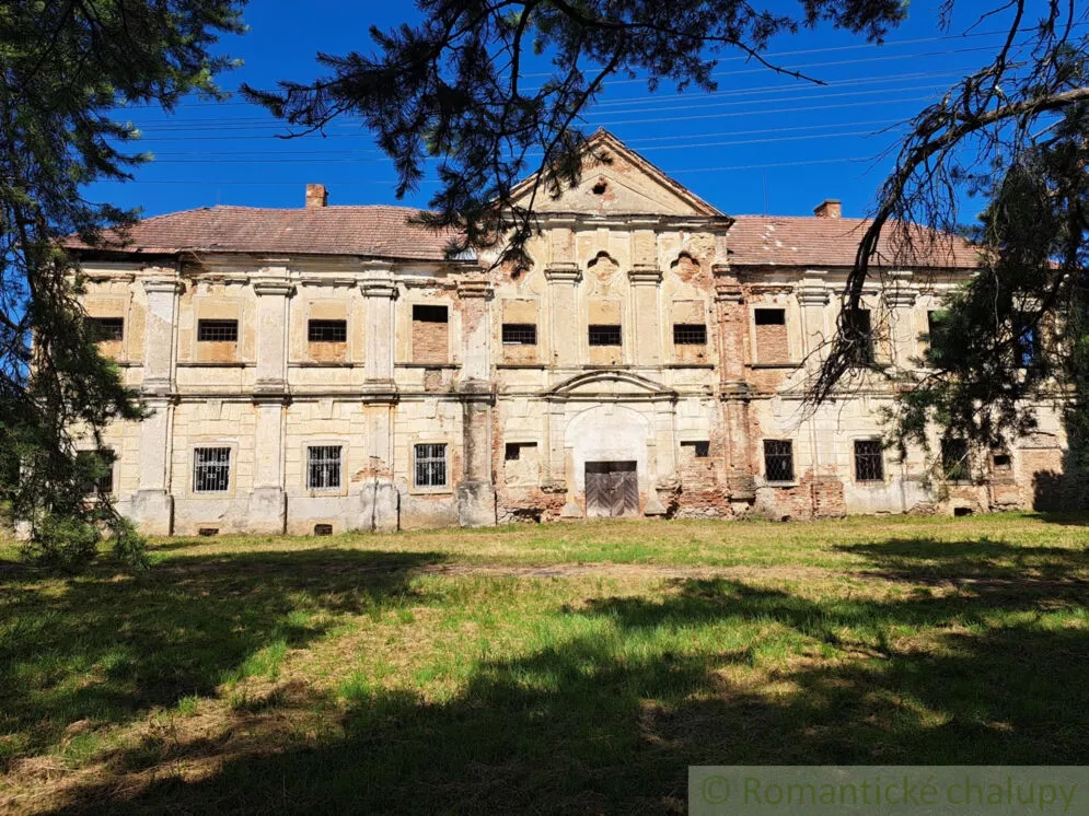Historický objekt na predaj 955m2, Hruboňovo, 156538_2