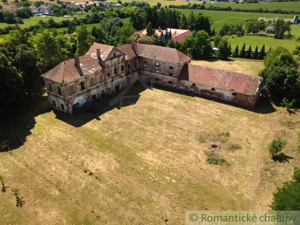 Historický objekt na predaj 955m2, Hruboňovo, 156538_8
