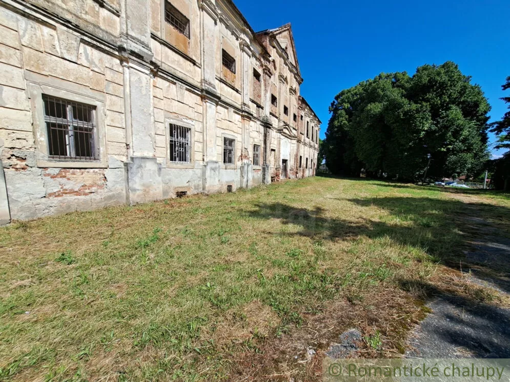 Historický objekt na predaj 955m2, Hruboňovo, 156538_9