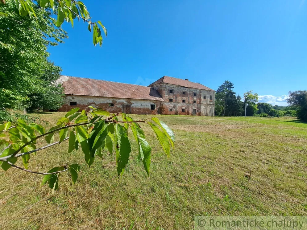 Historický objekt na predaj 955m2, Hruboňovo, 156538_19