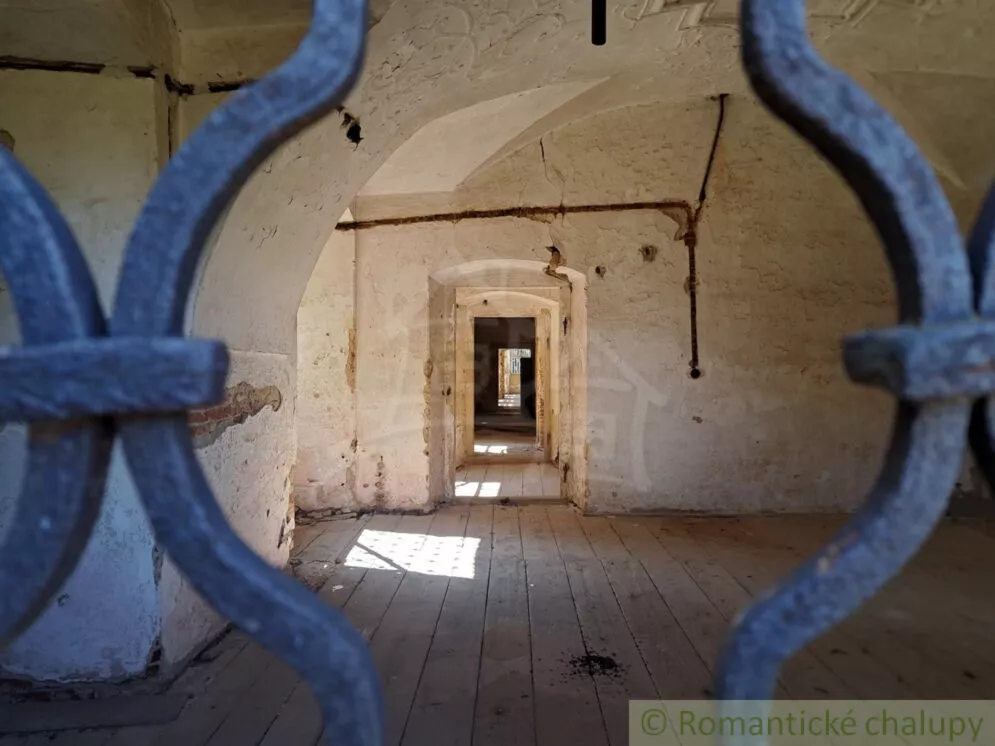 Historický objekt na predaj 955m2, Hruboňovo, 156538_23