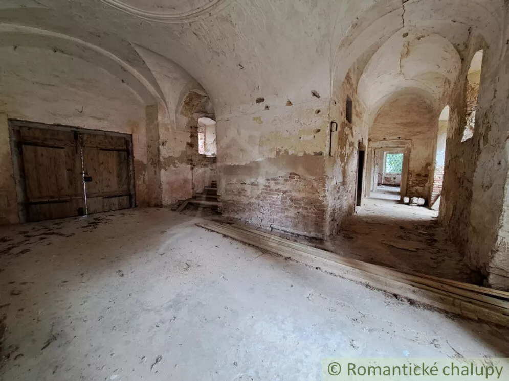 Historický objekt na predaj 955m2, Hruboňovo, 156538_25