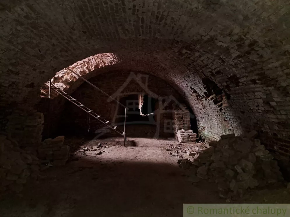 Historický objekt na predaj 955m2, Hruboňovo, 156538_36