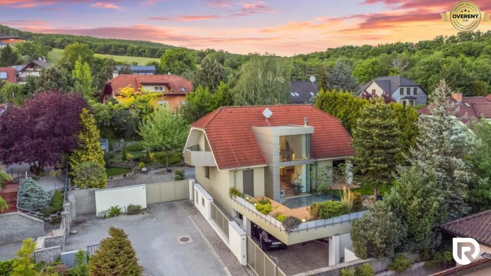 Rodinný dom na predaj 390m2, Limbach, 178990_0