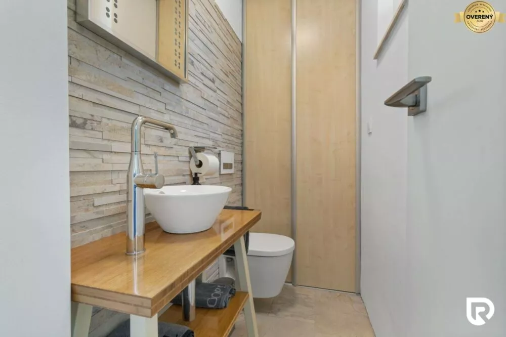 Rodinný dom na predaj 390m2, Limbach, 178990_2