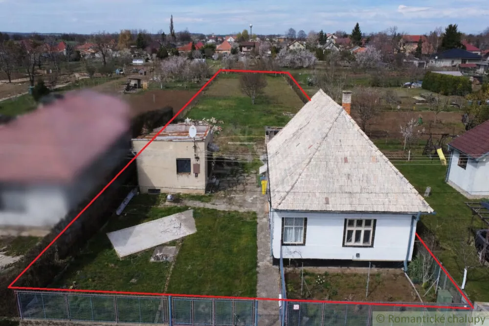 Pozemok pre rod. domy na predaj 2103m2, Mojmírovce, 179525_0