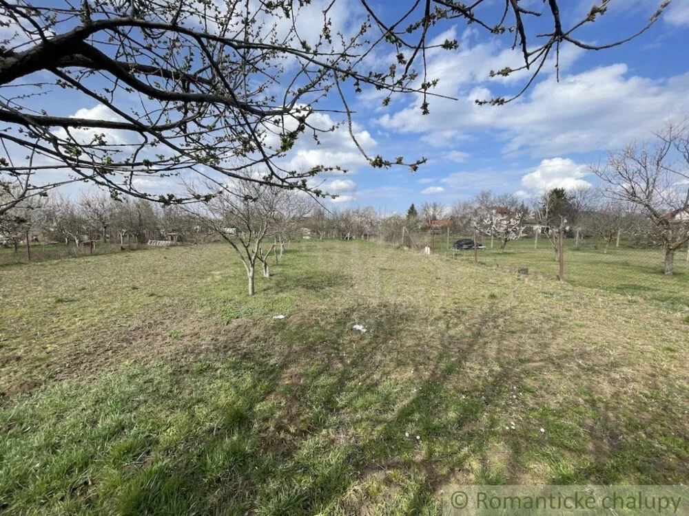 Pozemok pre rod. domy na predaj 2103m2, Mojmírovce, 179525_4