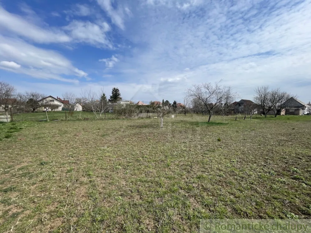 Pozemok pre rod. domy na predaj 2103m2, Mojmírovce, 179525_5