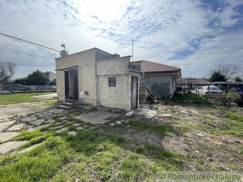 Pozemok pre rod. domy na predaj 2103m2, Mojmírovce, 179525_8