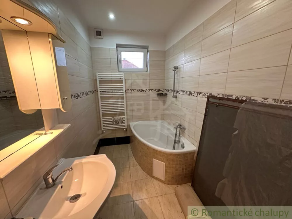 Rodinný dom na predaj 260m2, Kolárovo, 152346_20