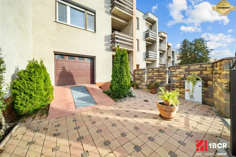 Rodinný dom na predaj 237m2, Hraničná, Bratislava - Ružinov, 179934_0