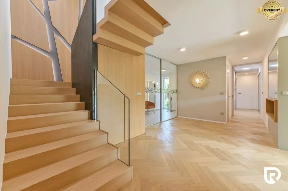 Rodinný dom na predaj 420m2, Križovany nad Dudváhom, 180377_10