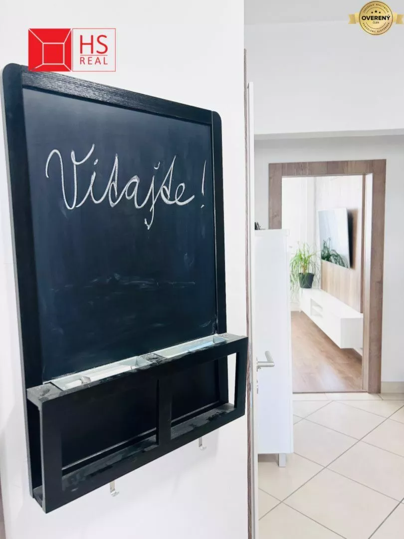 2 izbový byt na prenájom 61m2, S.H. Vajanského, Nové Zámky, 182200_0