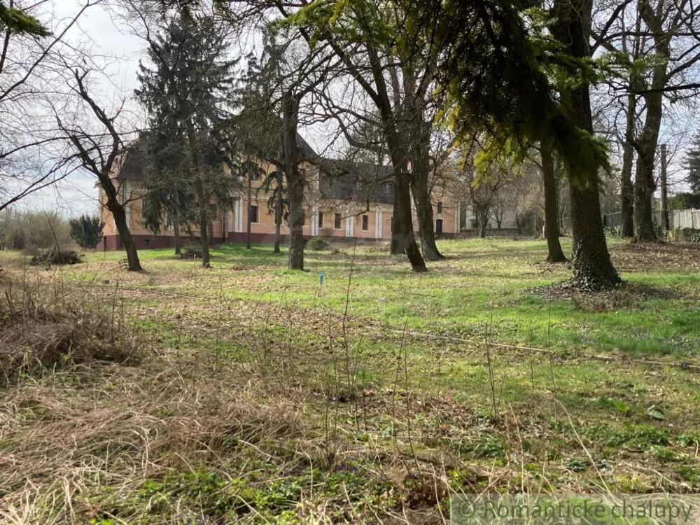 Historický objekt na predaj 987m2, Trávnica, 136760_1