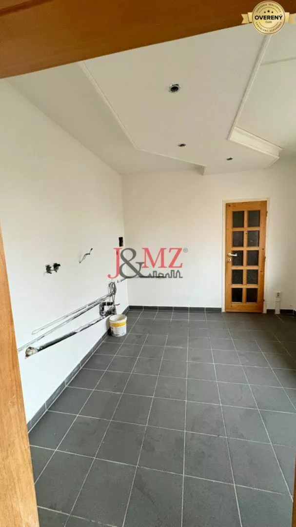 2 izbový byt na predaj 67m2, Levice, 182437_0