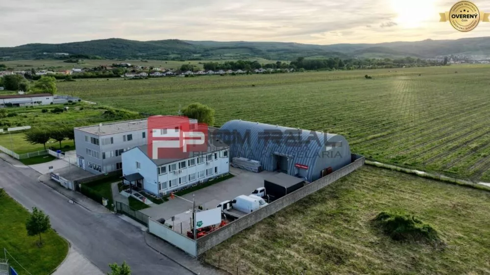Obchodné priestory na predaj 992m2, Obchodná, Pezinok, 183345_0