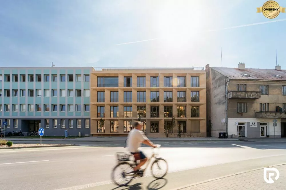 Kancelárie, admin. priestory na prenájom 323m2, Námestie sv. Anny, Trenčín, 184732_1