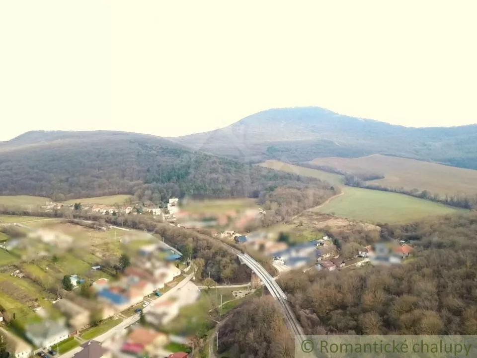 Pozemok pre rod. domy na predaj 1403m2, Podhorany, 177823_24