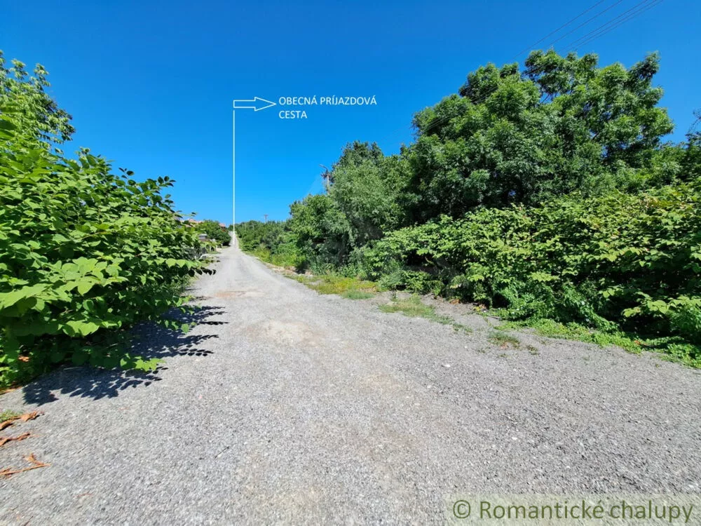 Pozemok pre rod. domy na predaj 857m2, Hosťová, 156082_13