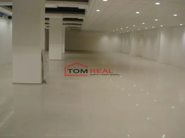 Obchodné priestory na prenájom 430m2, Hlavná , Košice - Staré Mesto, 95321_1
